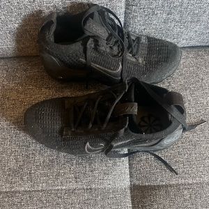 Air VaporMax  Flyknit GS 'Triple Black'